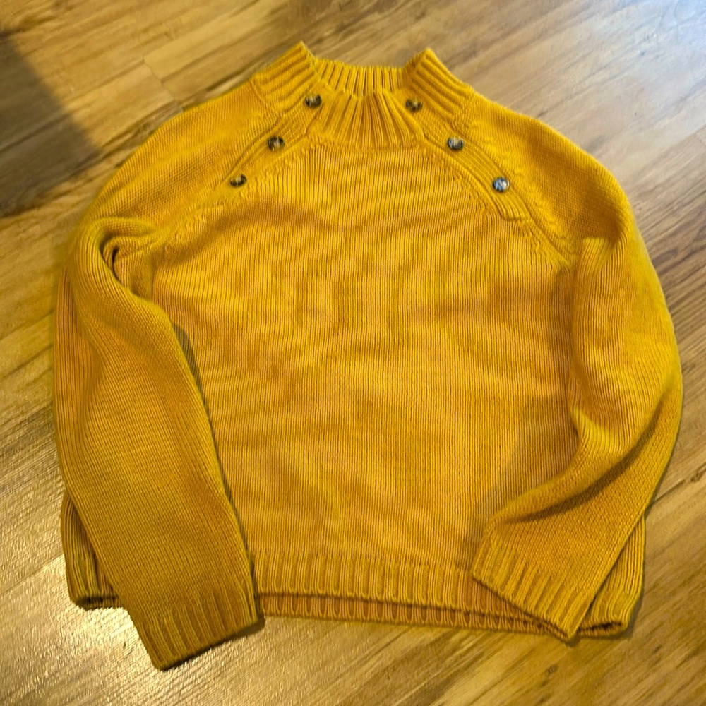 Cute Mustard yellow Copper Key sweater!